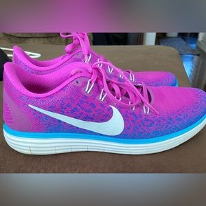 Women’s Nike shoes